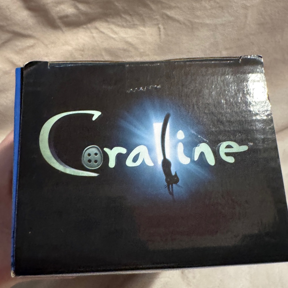 Coraline Doll Prop Replica NIB - Picture 9 of 11